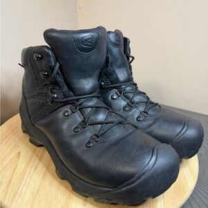 KEEN Men's Pyrenees Mid Height Waterproof Hiking Boots